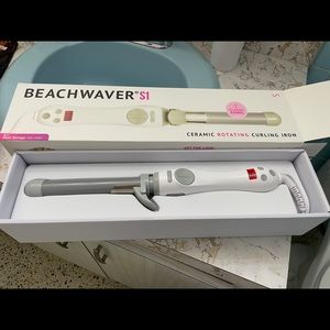 Brand New Beachwaver S1 Rotating Curling Iron